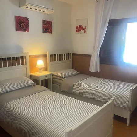 Marina Dor - Cala Egos- Sunny Ground Floor With Large Garden דירה Cala D´Or